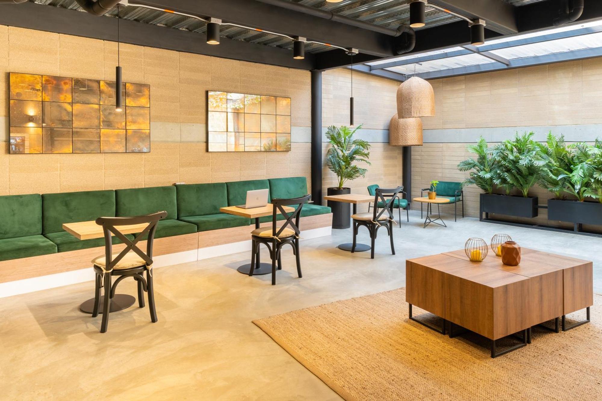 Loft 43 公寓式飯店 *